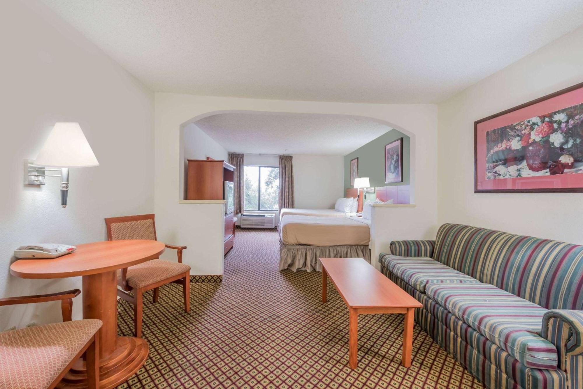 Super 8 By Wyndham Fort Worth Downtown South Exteriér fotografie